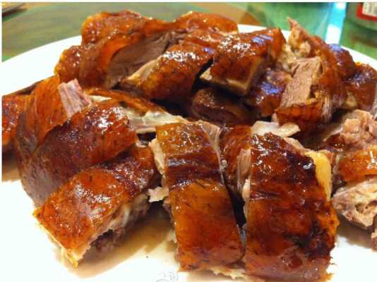 孕期吃鹅肉（产妇可以吃烧鹅吗？烧鹅有哪些营养呢）  第2张