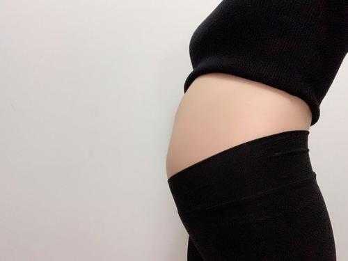 为什么我腹肌比较明显,但是肚子还这么鼓,比胸肌还突出一点,孕期只胖肚子,其他部位不胖 第1张 为什么我腹肌比较明显,但是肚子还这么鼓,比胸肌还突出一点,孕期只胖肚子,其他部位不胖 第1张