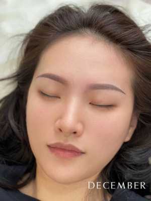 孕期化眉毛(拍婚纱照之前纹眉会影响妆容吗) 第1张 孕期化眉毛(拍婚纱照之前纹眉会影响妆容吗) 第1张