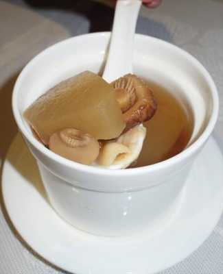 孕妇能吃莲子松茸炖的汤吗,孕期吃松茸对胎儿好吗? 第2张 孕妇能吃莲子松茸炖的汤吗,孕期吃松茸对胎儿好吗? 第2张