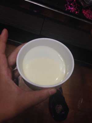 母乳刚开始出来怎么是透明的,孕期奶水透明是什么情况 第1张 母乳刚开始出来怎么是透明的,孕期奶水透明是什么情况 第1张