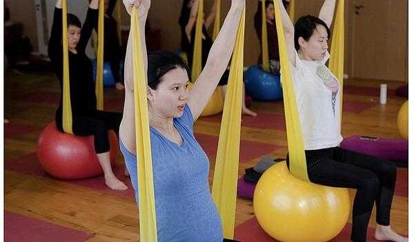 孕妇瑜伽球助产怎么做,孕期瑜伽课程 第2张 孕妇瑜伽球助产怎么做,孕期瑜伽课程 第2张