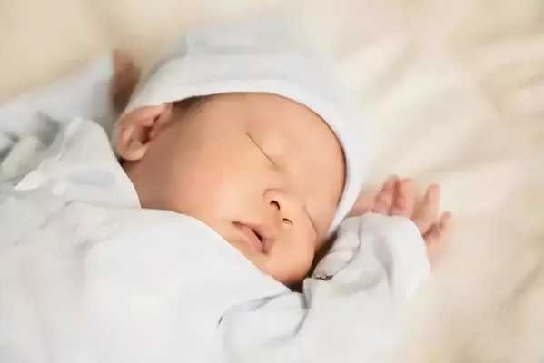 2个月的宝宝饿会睡着吗?宝宝没吃饱有什么症状,孕妇不吃东西胎儿会饿死吗 第2张 2个月的宝宝饿会睡着吗?宝宝没吃饱有什么症状,孕妇不吃东西胎儿会饿死吗 第2张