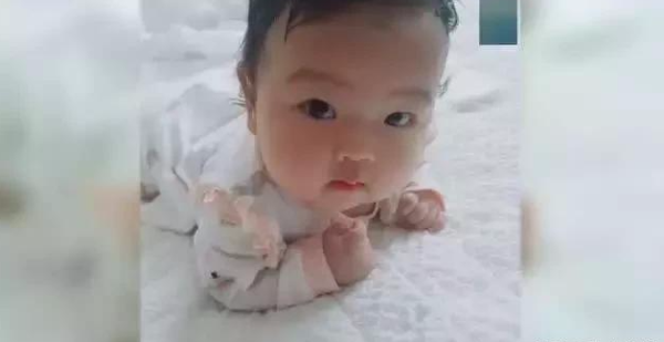 胎儿脑袋大是怎么回事(宝宝头往后仰伸舌头是怎么回事) 第2张 胎儿脑袋大是怎么回事(宝宝头往后仰伸舌头是怎么回事) 第2张
