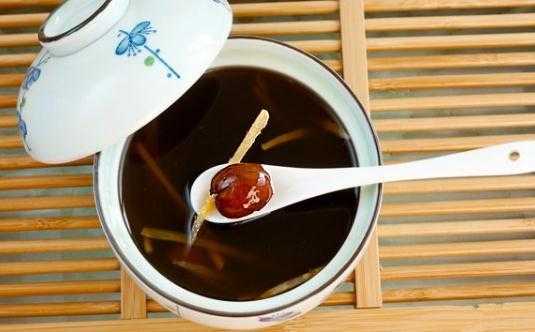 怀孕感冒喝红糖生姜水可以吗?这几天有点降温，我有点鼻塞，流鼻涕，喝红糖生姜水对宝宝有影响不,红糖姜水对胎儿好吗有影响吗  第2张