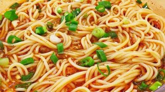孕期吃面条好吗（孕期吃面条好吗会胖吗）  第3张