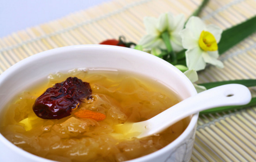 孕期前期饮食(孕早期可以吃银耳吗) 第1张 孕期前期饮食(孕早期可以吃银耳吗) 第1张