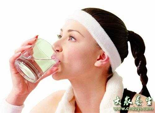 孕期喝水多好吗(孕妇半夜喝水的习惯好不好?会不会影响孩子) 第3张 孕期喝水多好吗(孕妇半夜喝水的习惯好不好?会不会影响孩子) 第3张