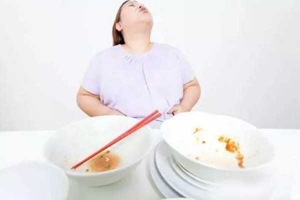 长期半夜吃太饱的后果会怎么样,吃得太饱会压迫胎儿吗视频 第2张 长期半夜吃太饱的后果会怎么样,吃得太饱会压迫胎儿吗视频 第2张