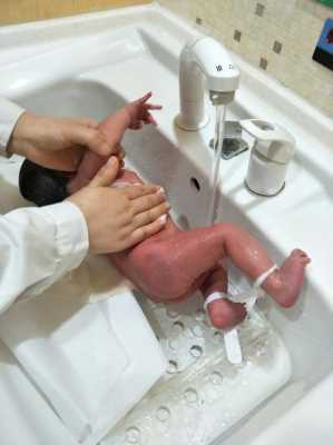 宝宝三操三浴指的是什么,孕妇洗澡的时候胎儿在干嘛 第1张 宝宝三操三浴指的是什么,孕妇洗澡的时候胎儿在干嘛 第1张