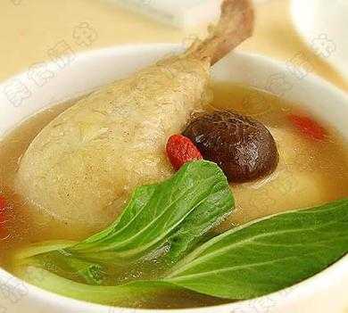 孕期可以吃鸡肉吗(初期怀孕可以吃公鸡肉吗) 第1张 孕期可以吃鸡肉吗(初期怀孕可以吃公鸡肉吗) 第1张